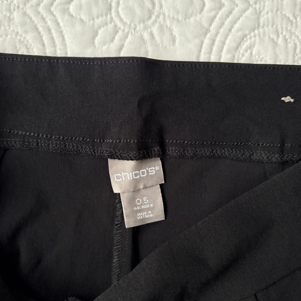 Chicos Black Pull On Cropped Pants Flat Waistband Size 0.5 US 6 Stretch Trousers - Picture 4 of 6